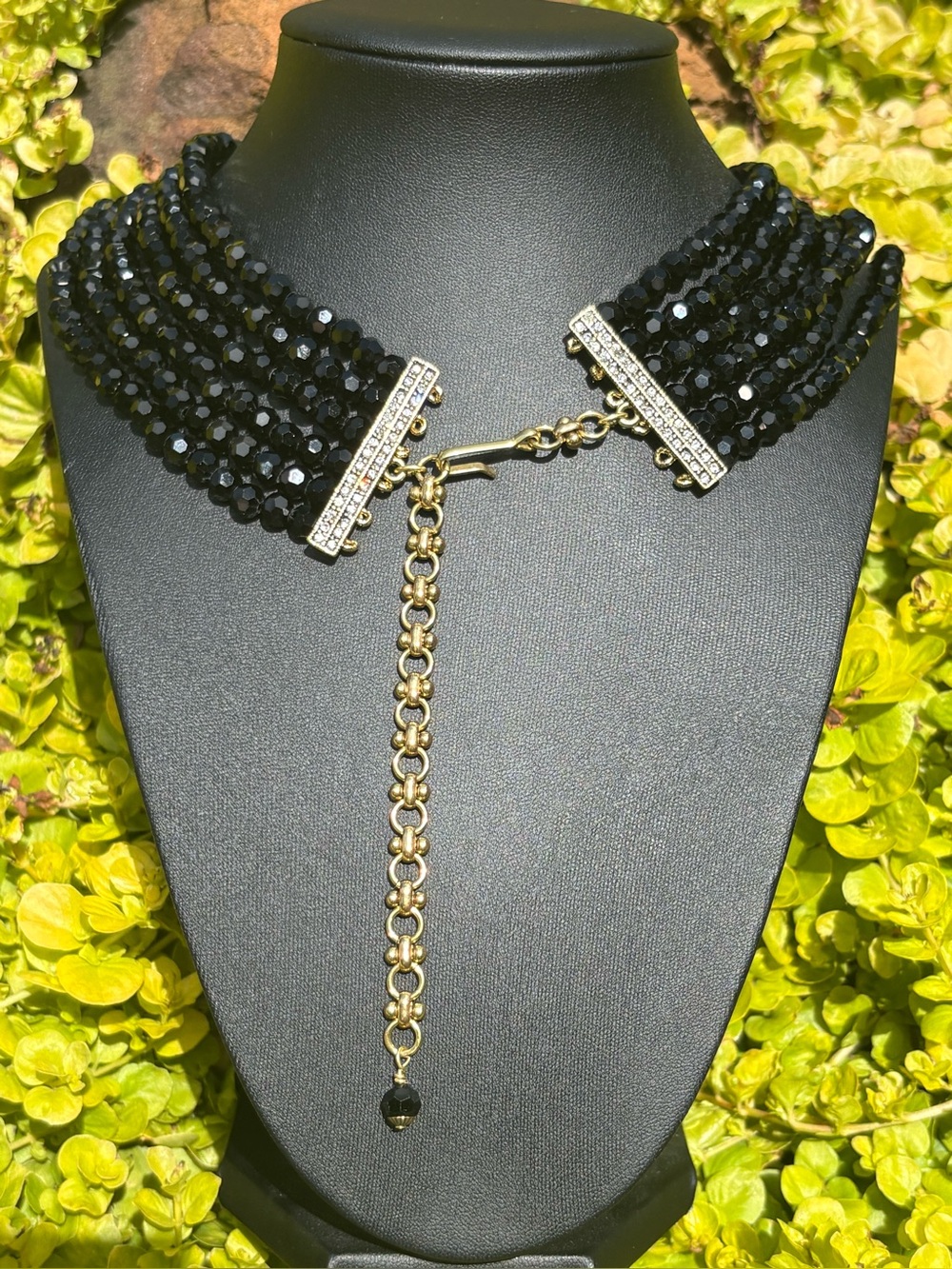 Heidi Daus 'House of Daus' Lion Crest Black Beaded Pendant - Picture 6 of 10